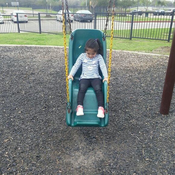 Meet your Posher, Sara - Picture 1 of 1